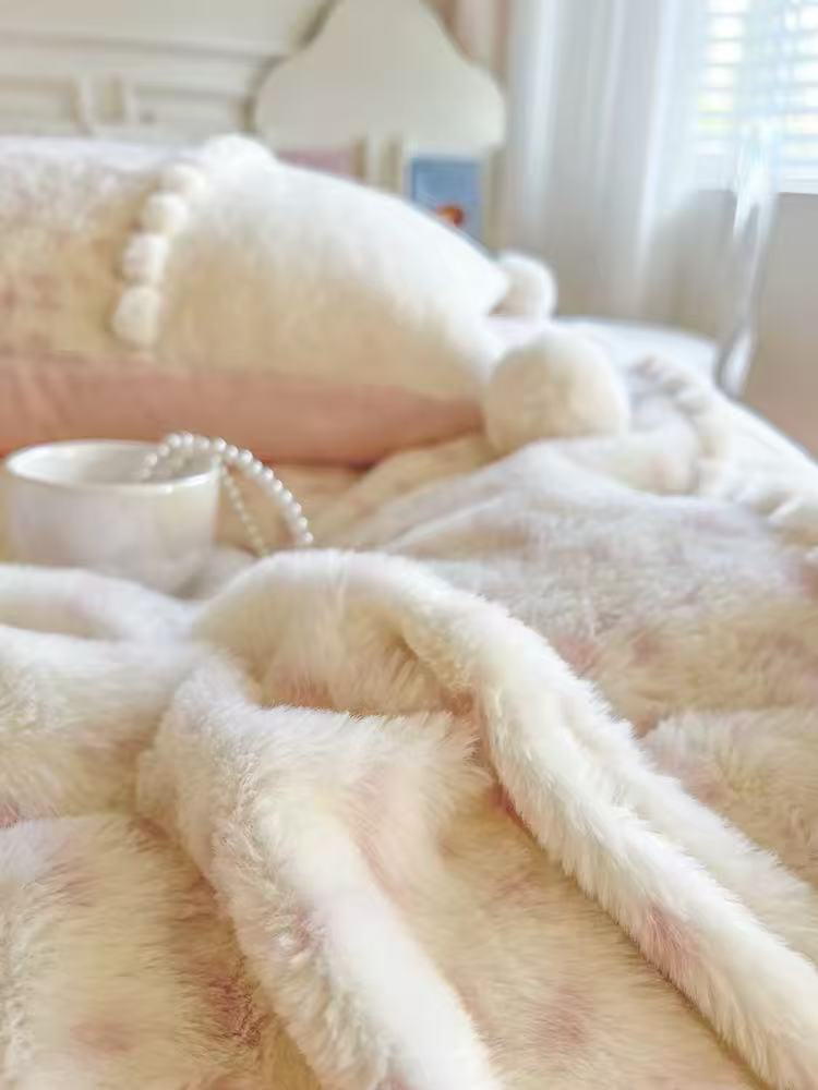 Extra Warm: Rosy Bunny Fleece Bedding Set - Image 3